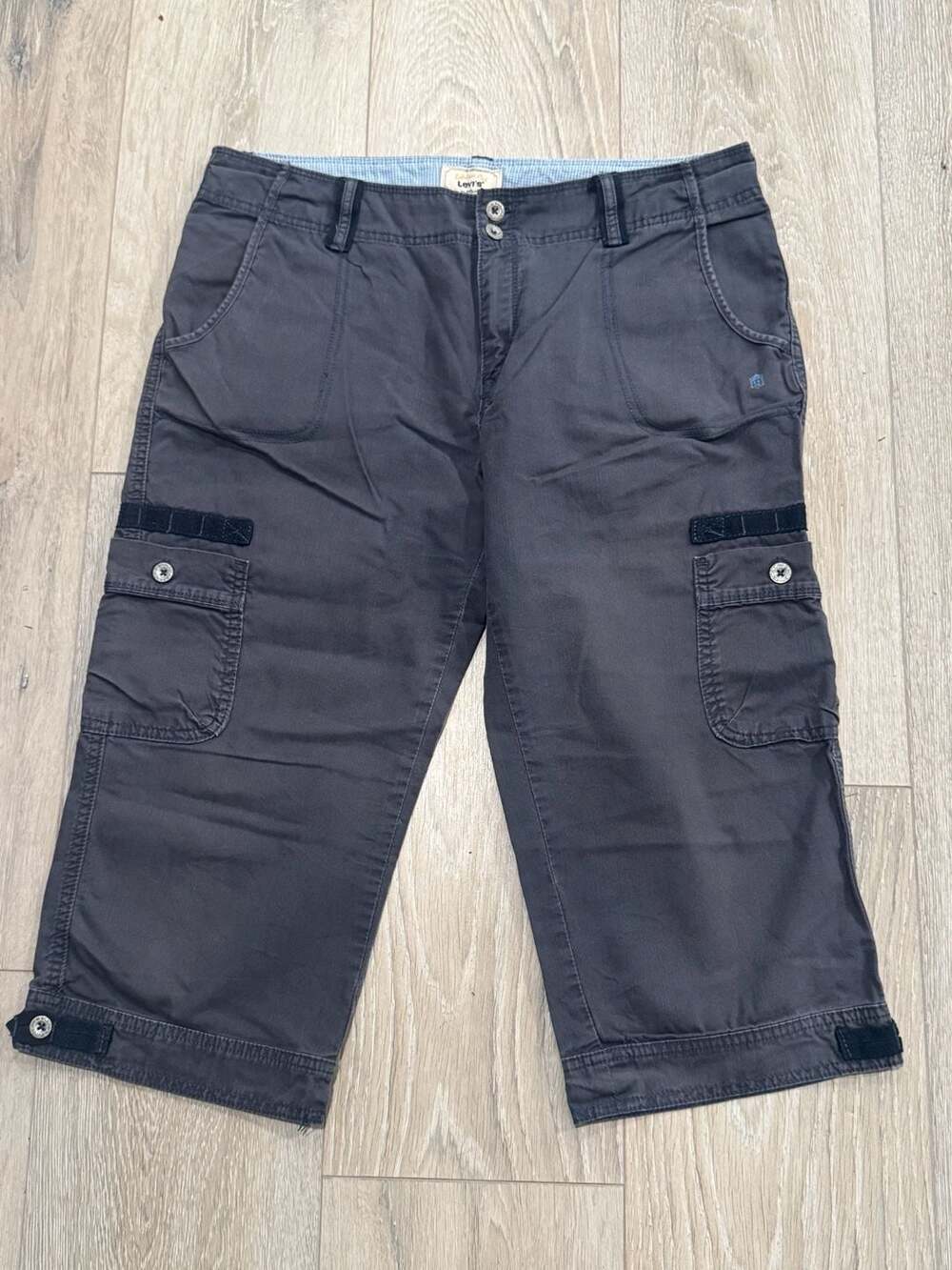 Levi’s Cargo Capri Pants Utility Gorpcore Charcoal Women’s 10